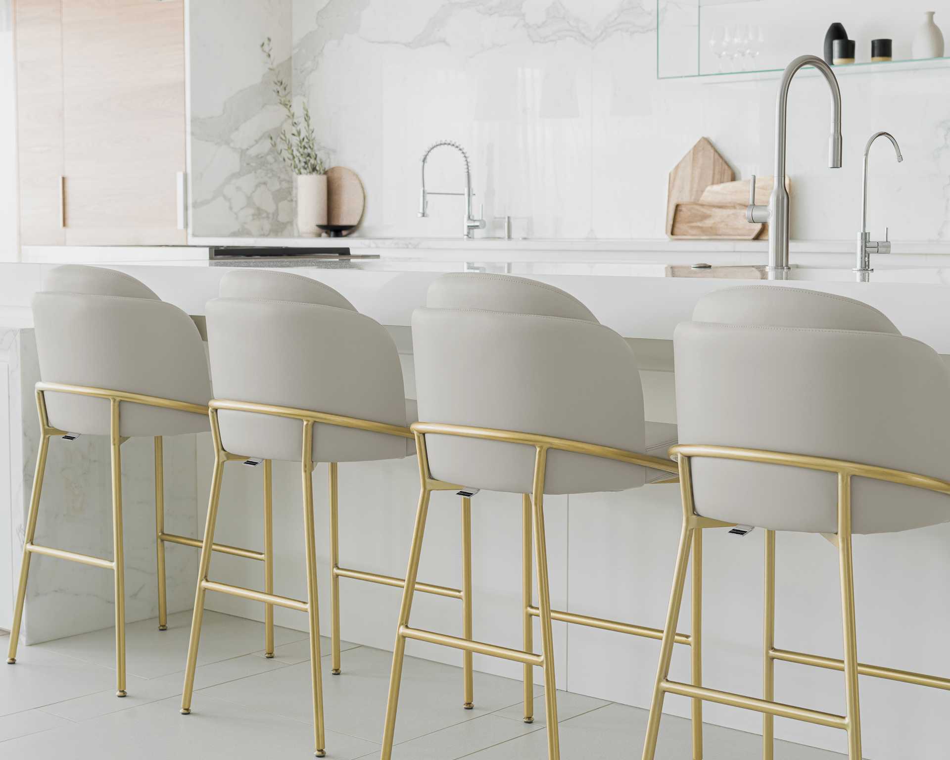 modern-felt-alesund-brass-frame