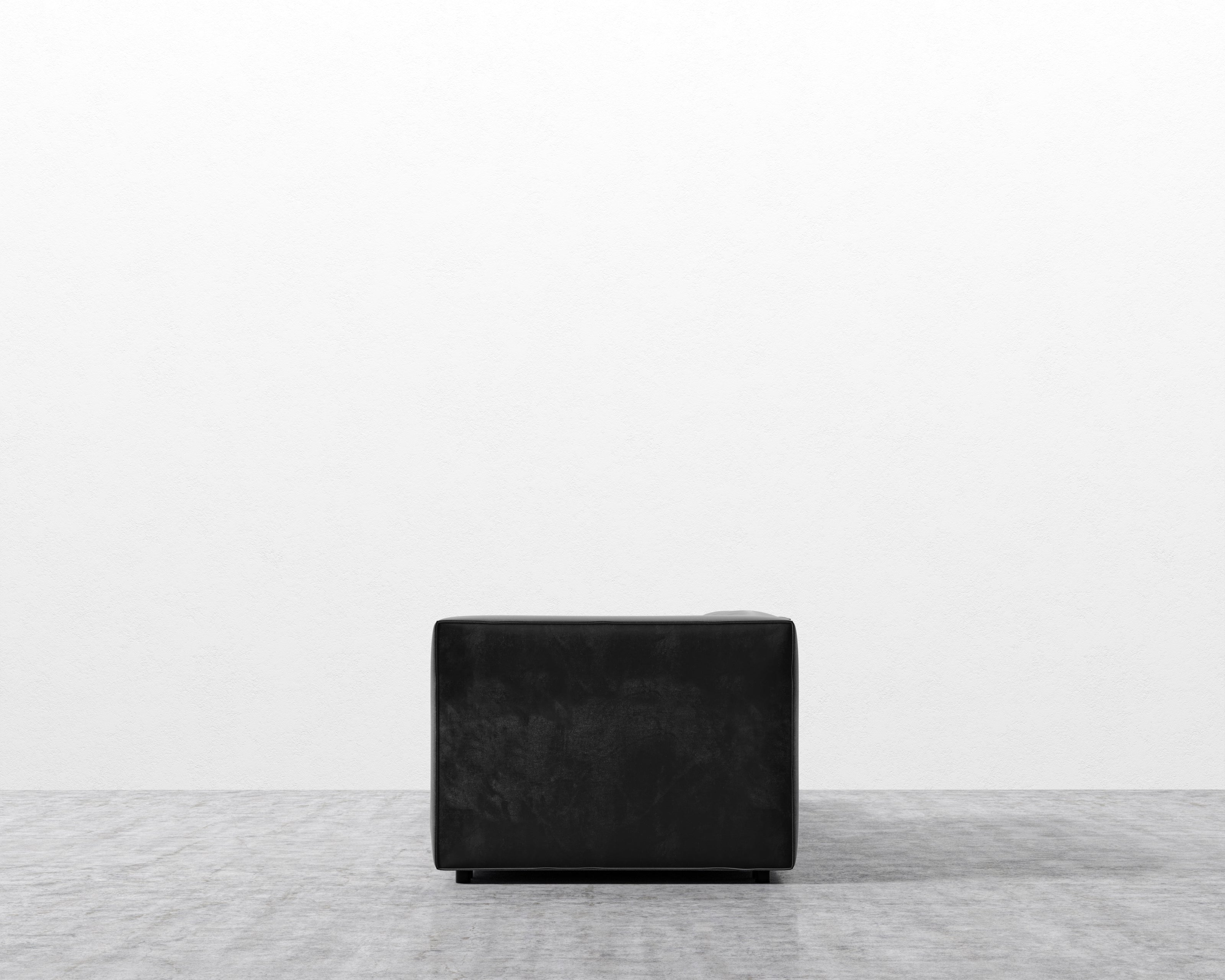 open-left-plush-velvet-black