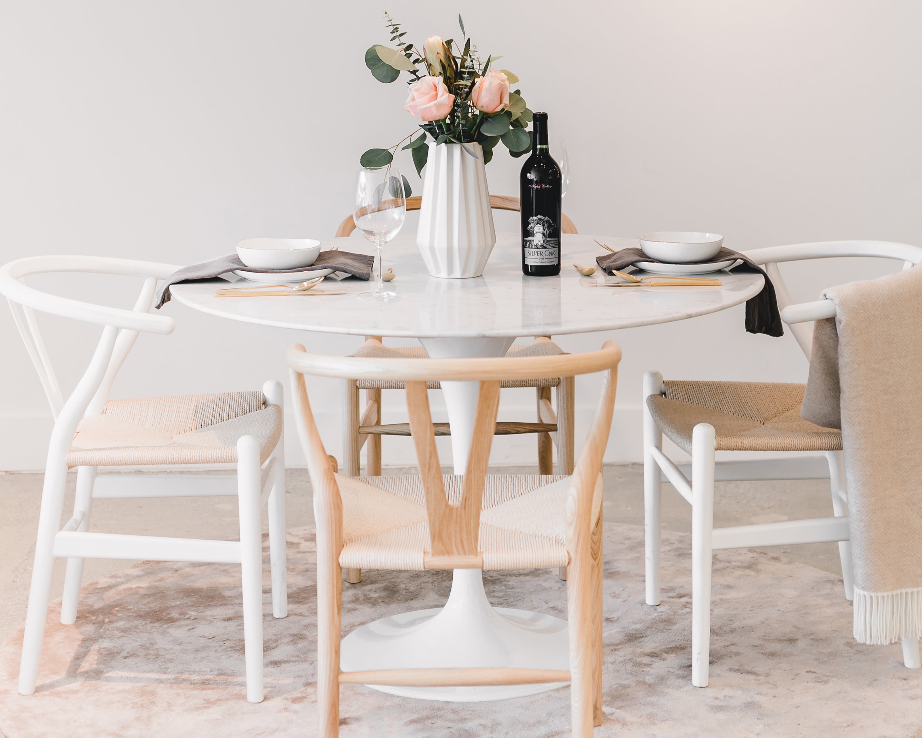 Tulip Dining Table - Round Carrara