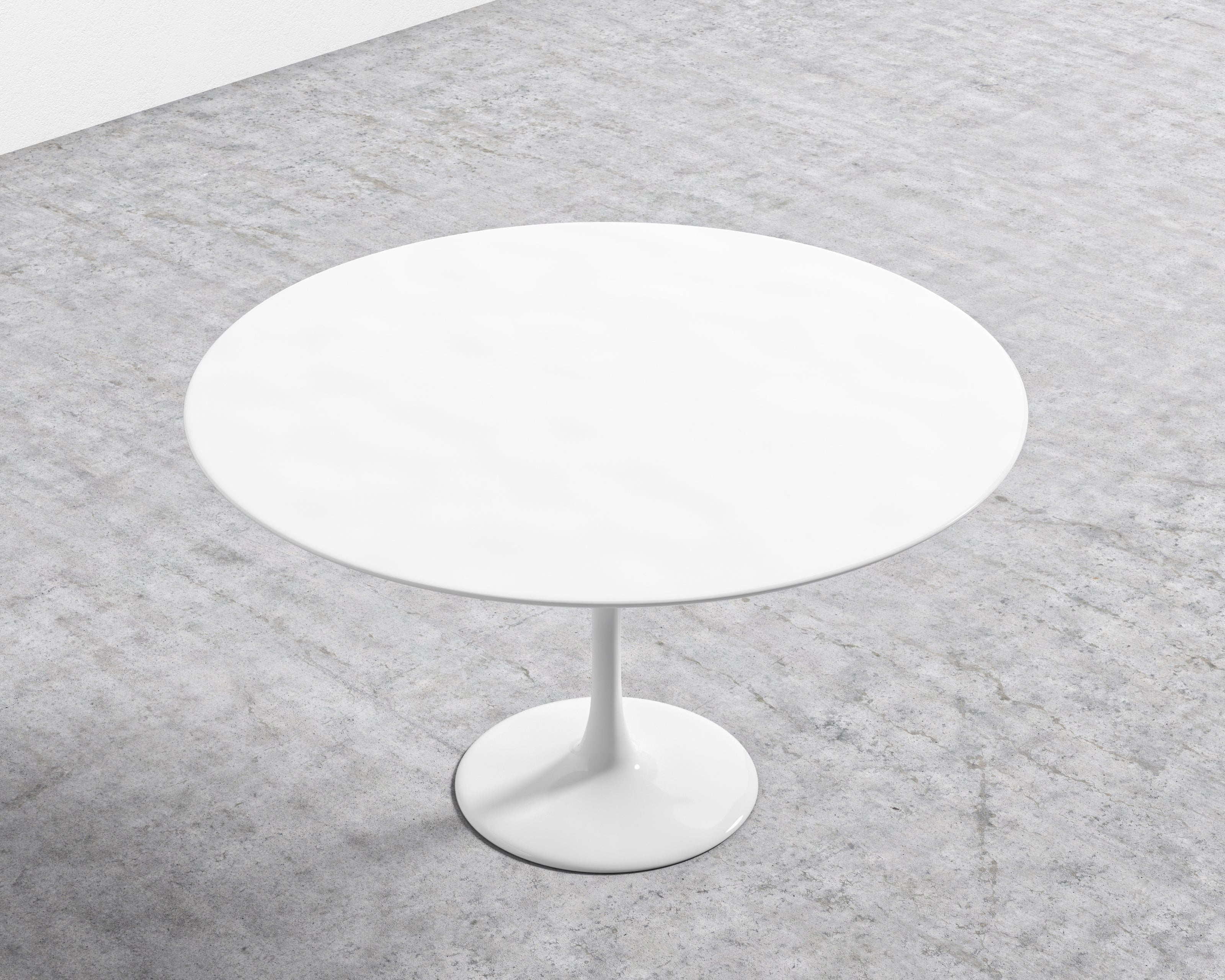 Tulip Table Round - Lacquer