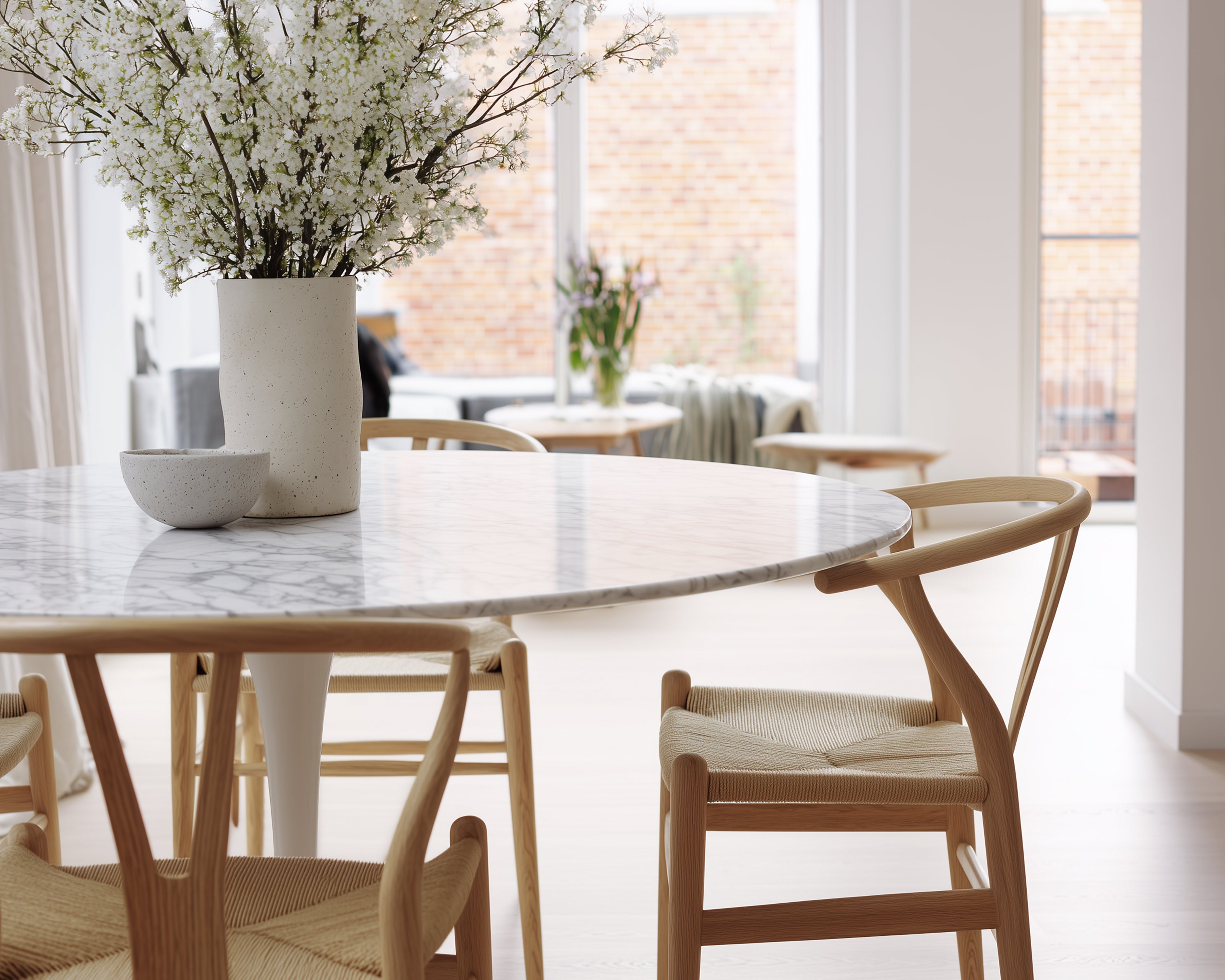 Tulip Table Round - Carrara