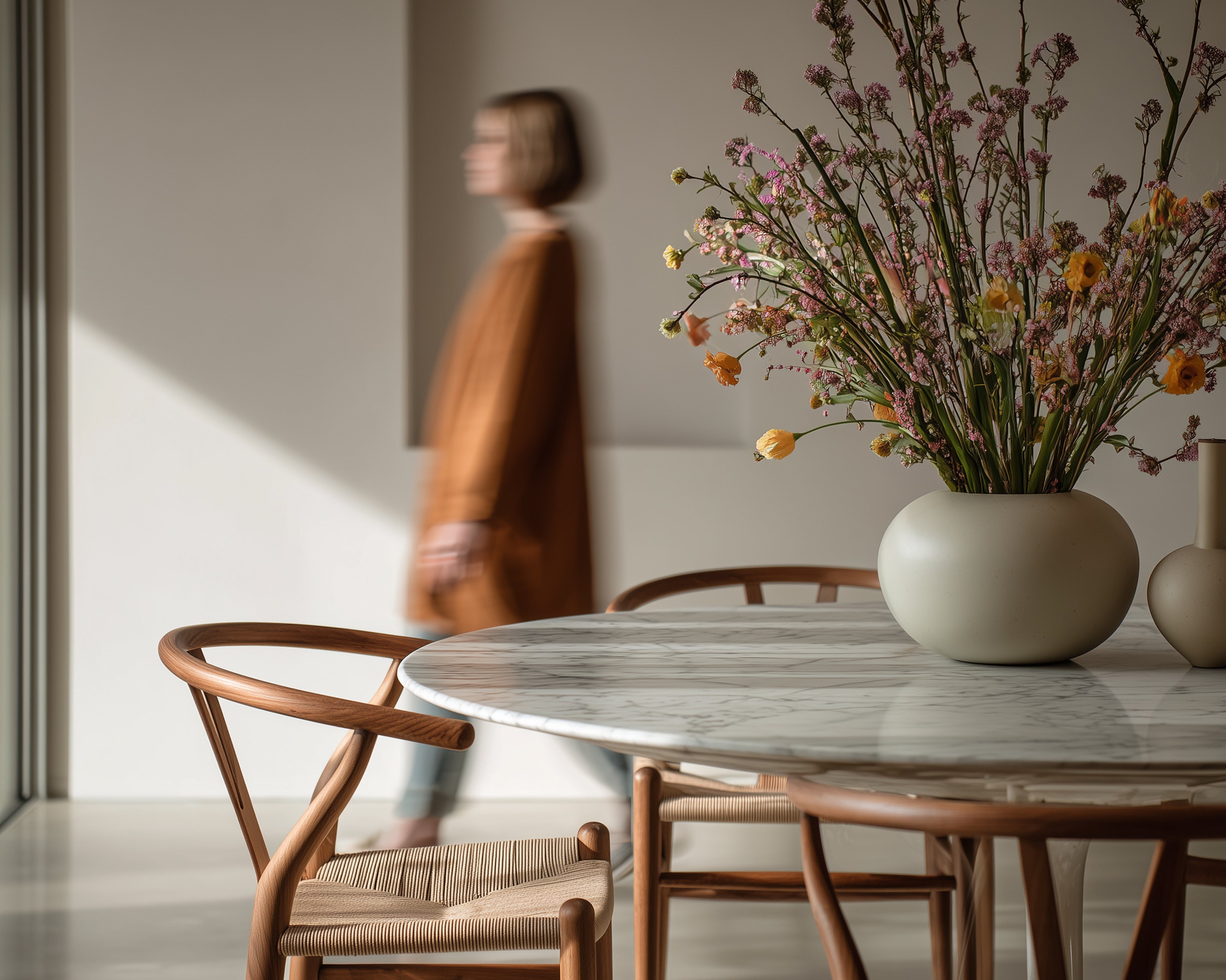 Tulip Table Round - Carrara