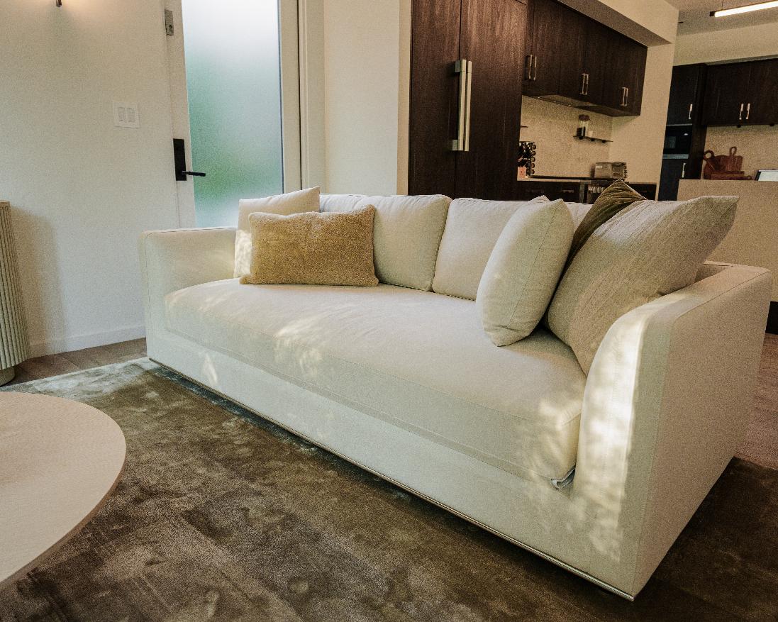 modern-felt-alesund-plush-velvet-black-plush-velvet-cobalt-plush-velvet-glacier-grey-plush-velvet-solstice-corduroy-velvet-clay-performance-linen-dove